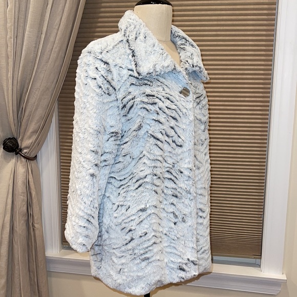 NWT Moka Faux Fur 3/4 Sleeve One Button Jacket - Picture 4 of 6